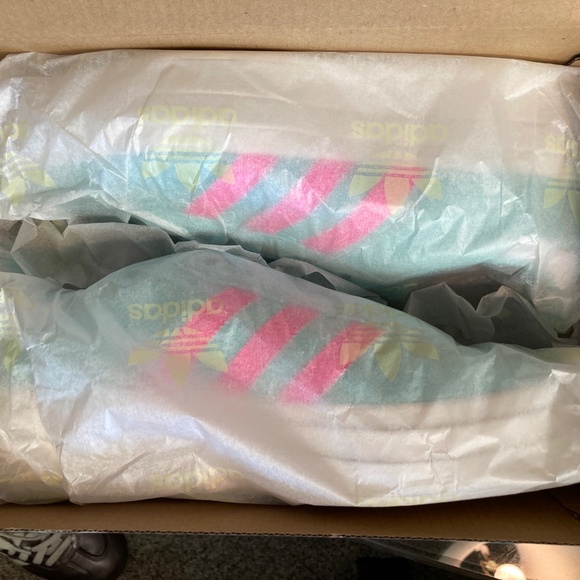Adidas gazelle bold flash aqua/lucid pink/cloud white 6.5 Brand New in Box - Picture 5 of 6